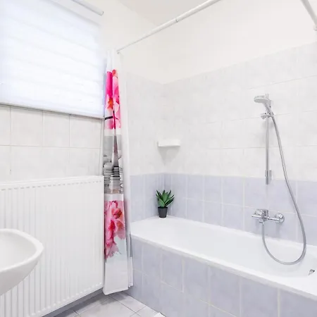 Two Bedrooms With Free Garage In The Downtown * Budapest