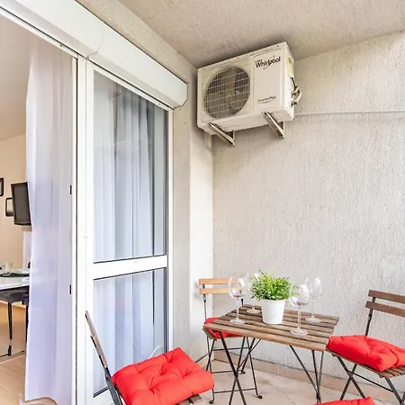 Two Bedrooms With Free Garage In The Downtown * Budapest