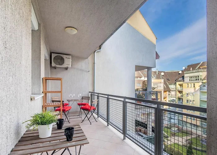 아파트 Two Bedrooms With Free Garage In The Downtown 부다페스트