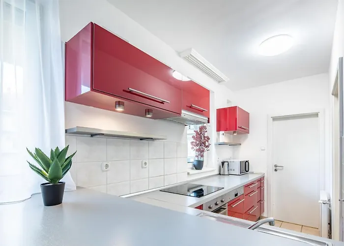 Two Bedrooms With Free Garage In The Downtown