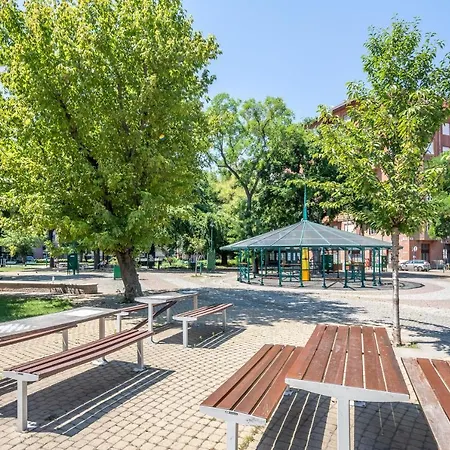 Apartment Two Bedrooms With Free Garage In The Downtown *